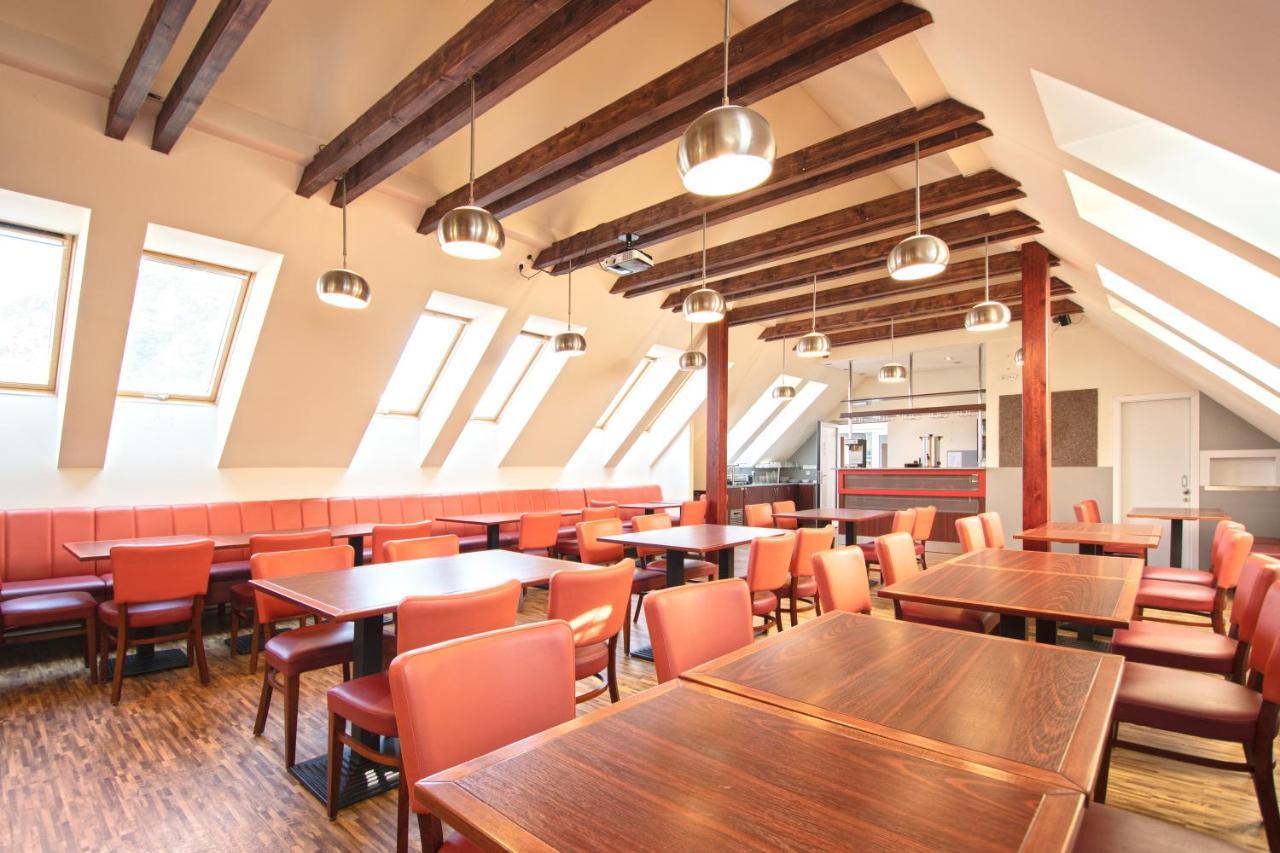 Restaurant & Penzion Avionika Kovářská Exterior foto